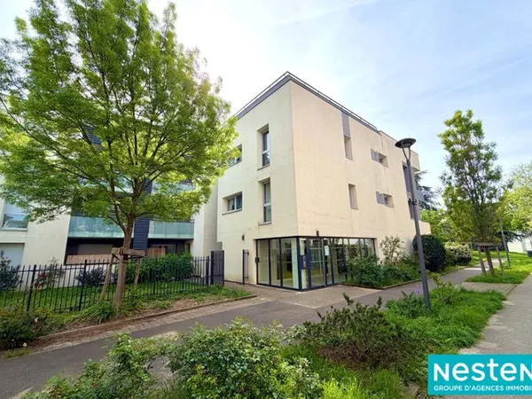 Appartement T4 lumineux 77 m² avec balcon plein sud, résidence récente, cave et parking ? Meyzieu