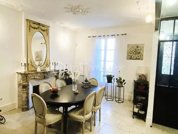 Maison 9 pièces 200 m²