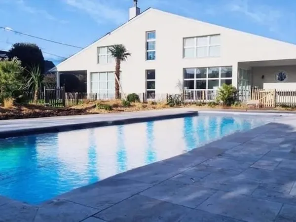 Rare à la vente! Belle propriété à 500m de la mer