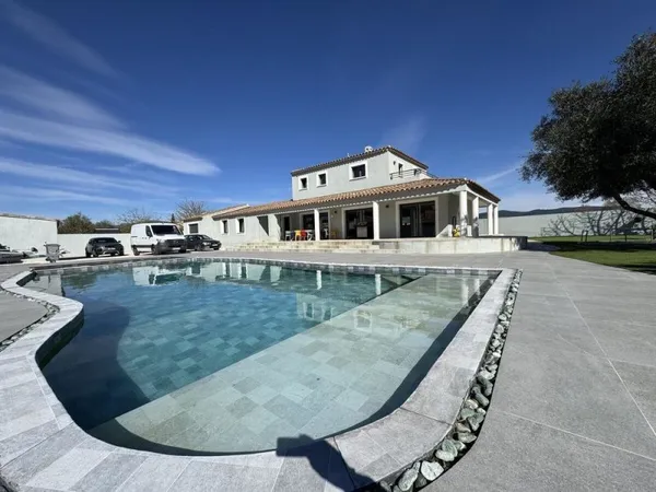 Maison Vente Pierrefeu-du-Var 9p 318m² 1300000€