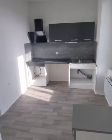 Grand appartement T3 - Centre de Fournels