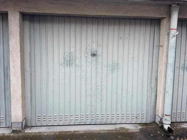 Parking/Box 14 m2 à Bellevue