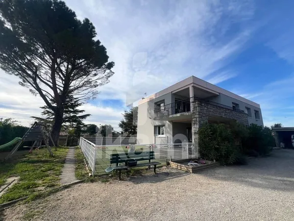 Maison 8 pièces 195 m²