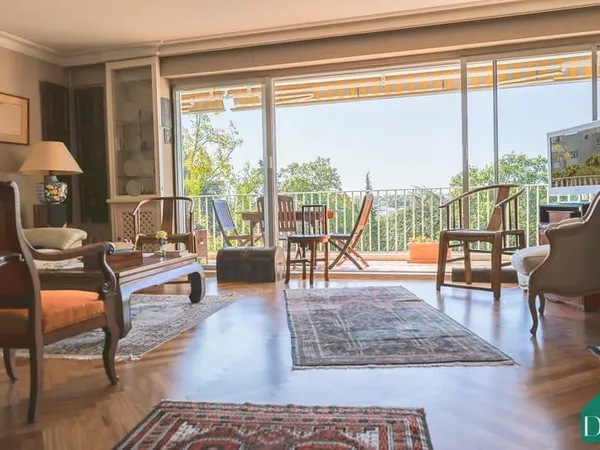 Appartement de standing- 4 chambres avec terrasse sud - sect