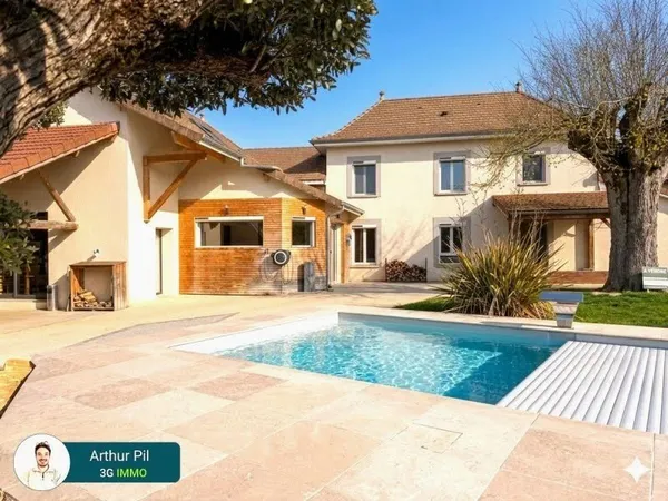 Maison 6 pièces 225 m²