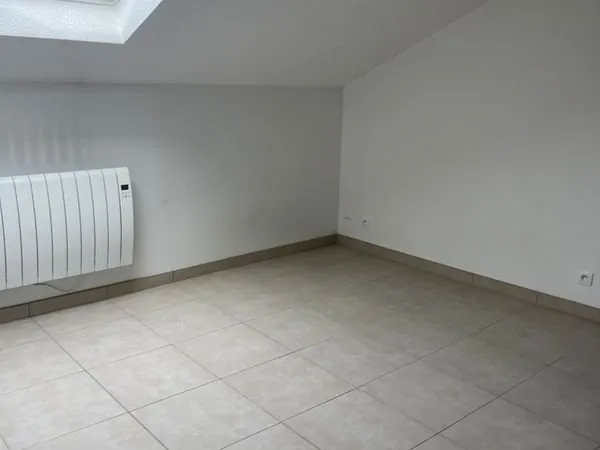 Beau studio avec climatisation plein centre ville