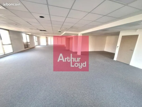 BUREAUX 223 m² CLERMONT FERRAND