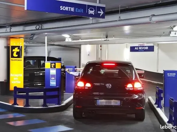 Investissement parking - Revenus immédiats, loué 48 mois, secteur République Marseille