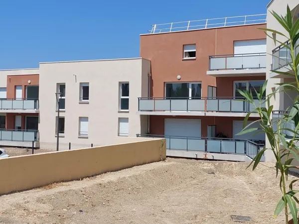 APPARTEMENT T3 EN RDC AVEC TERRASSE ET PARKING