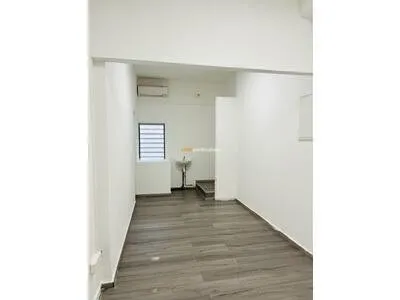 Local de 70m2 St Denis