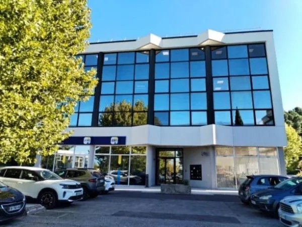 Bureaux 234 m²