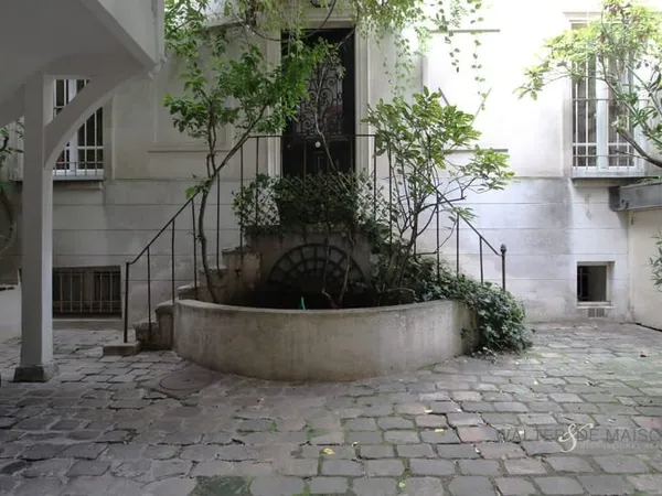 Entre DENFERT-ROCHEREAU et MONTPARNASSE - Maison ATYPIQUE au cachet exceptionnel avec son STYLE ANGL