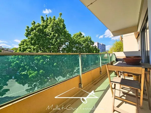 Appartement T2 avec Terrasse et Parking
