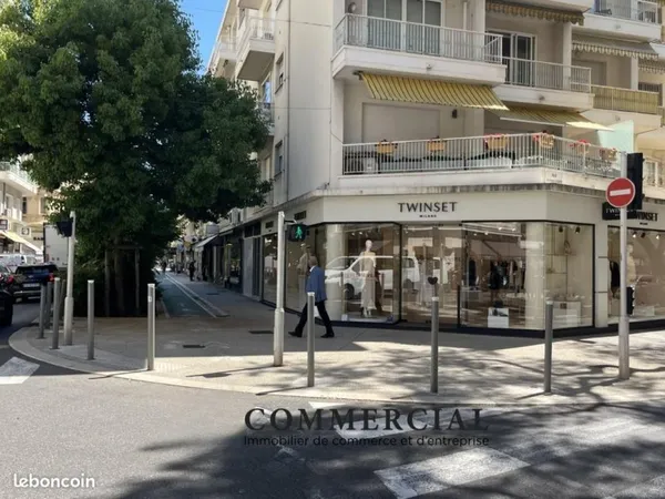 Commerce 130 m²