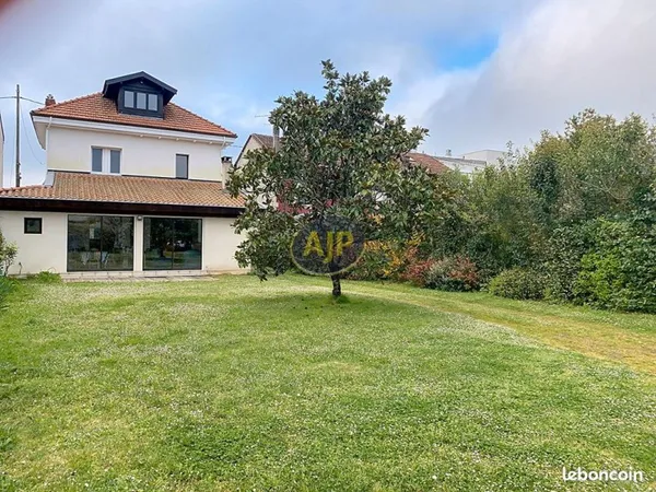 Maison 5 pièces 144 m²
