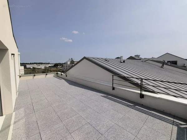 Appartement type v dernier etage avec trois terrasses