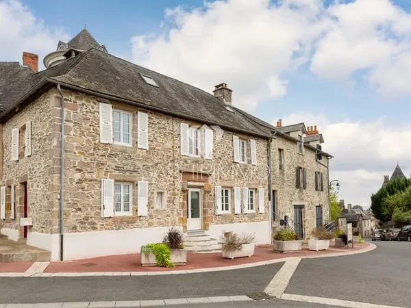 Maison d'habitation en pierre 4 pièces - 112m2 - au coeur du