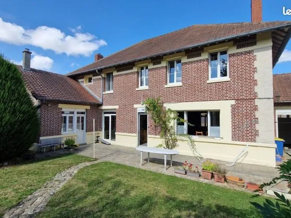 Maison 8 pièces 241 m²