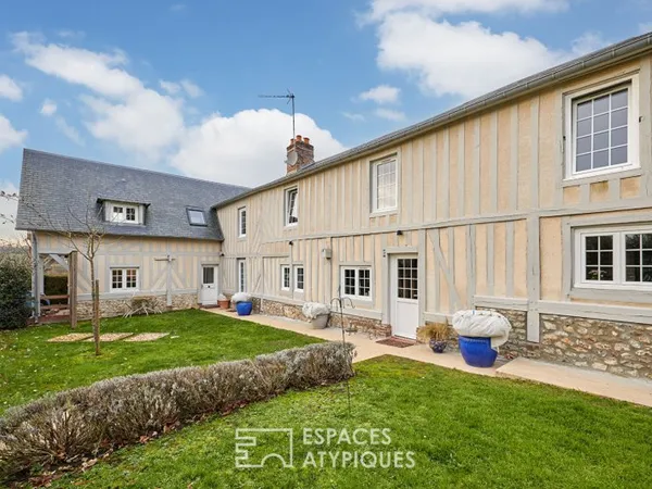 Maison à colombages conjuguant charme et élégance