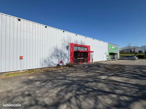 Local commercial 422 m²