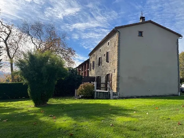 Propriété sur ARVIGNA de 9 pièces 180 M² habitables sur 1,4 Hectare