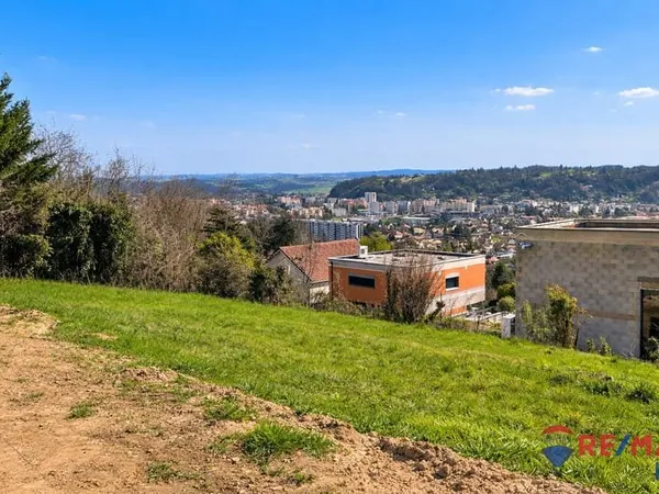 Très beau terrain à bâtir de 450m2 avec vue