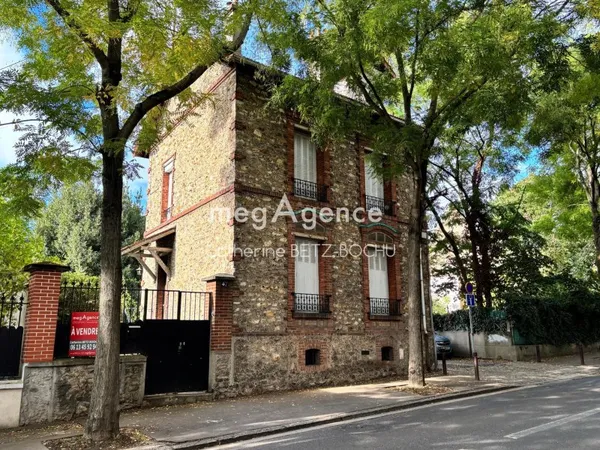 A découvrir ! MAISON MEULIERE 7 PIECES 99 M2 SUR 3 NIVEAUX AVEC SOUS-SOL TOTAL ET GARAGE SUR TERRAIN