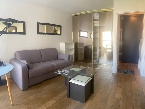 Studio 1 pièce 28 m²