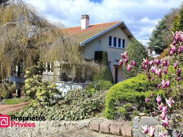 THIZY-LES-BOURGS (69240) Maison individuelle 223 m² habitables, terrain 2000 m², 4 chambres, garages