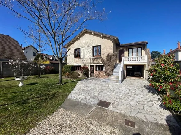 Maison 7 pièces 166 m²