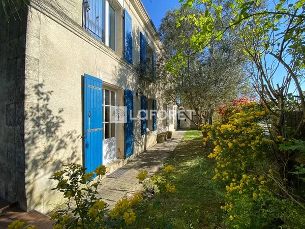 Maison 7 pièces 220 m²