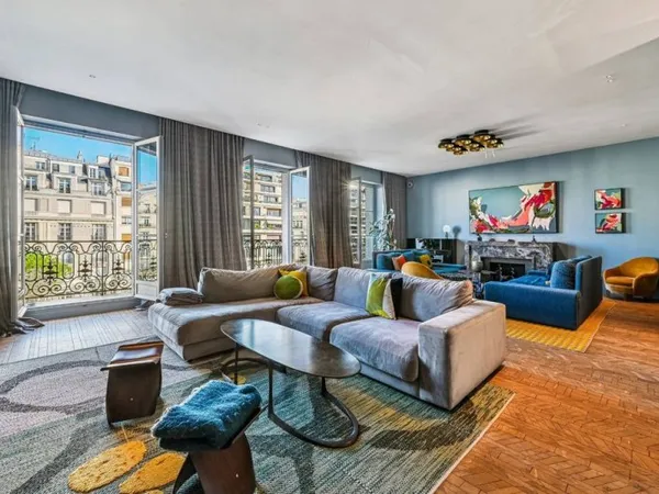 Appartement 8 pièces 311 m²