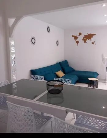 Vente loft Sainte anne 50m2 à 2 minutes plage centre ville