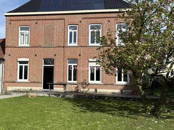 Maison bourgeoise lumineuse 190 m² - 4 garages - Fort potentiel