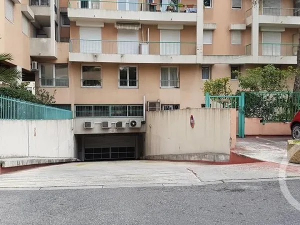 Parking 12 m²