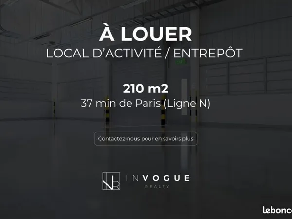 Local 210 m² Méré