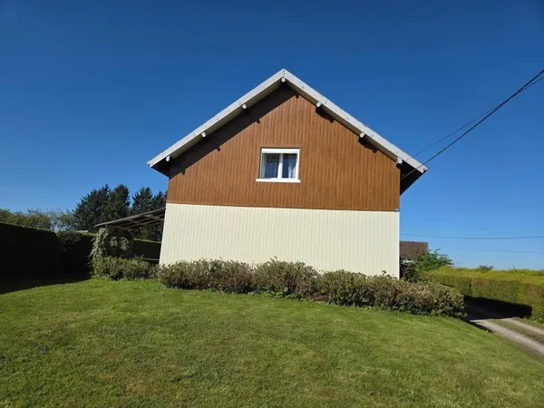 Maison familiale lumineuse avec grand terrain
