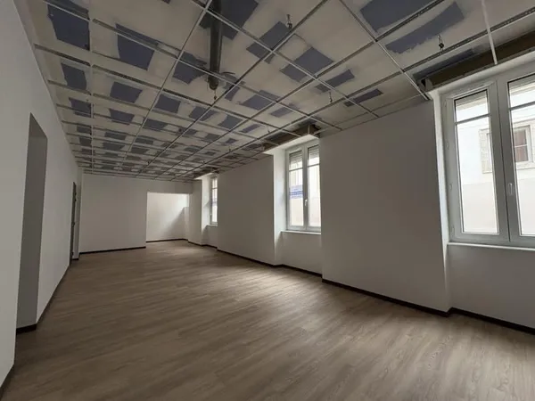 Bureau et espace de travail Vente Rodez  60m² 674€