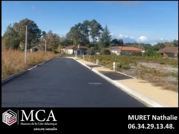 Terrain 703 m²