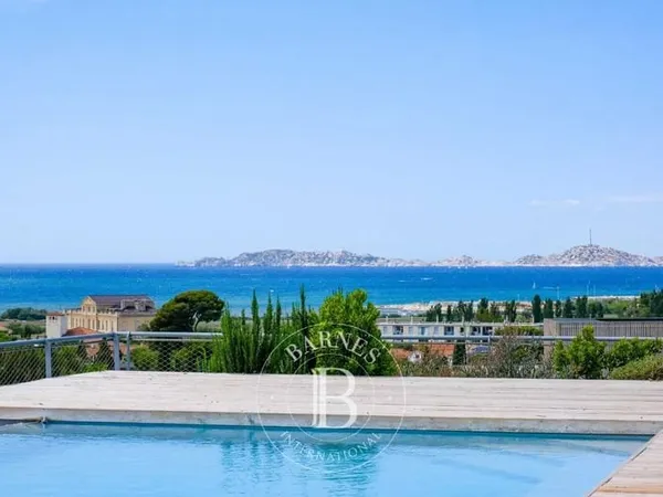 VENTE - MARSEILLE - 13008 - SAINT-ANNE - APPARTEMENT DE TYPE 4 - TERRASSE - VUE MER - PISCINE - GARA