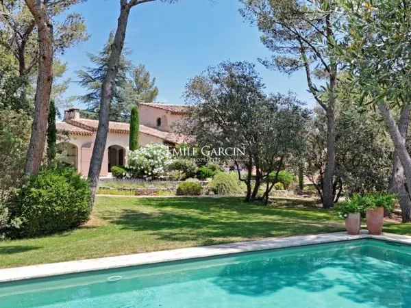 A vendre - Maison parfaitement entretenue - près de Gordes