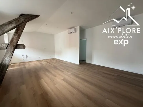 Appartement rénové de 87 m² avec garage - Coeur de Yenne