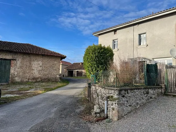 Maison à vendre à JAVERDAT - 4 pièces, 3 chambres, bon potentiel