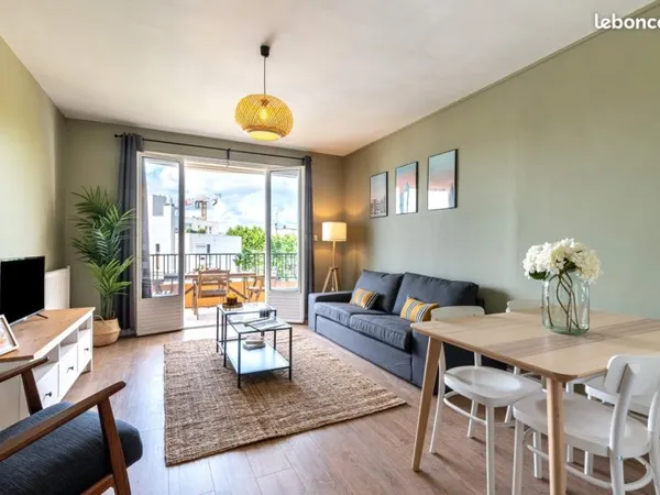 Chambre meublée - Grand appartement en colocation de 95 m², tout inclus - Quartier Hôpitaux Facultés