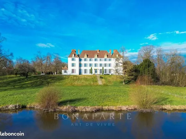 Chateau 20 pièces 840 m²