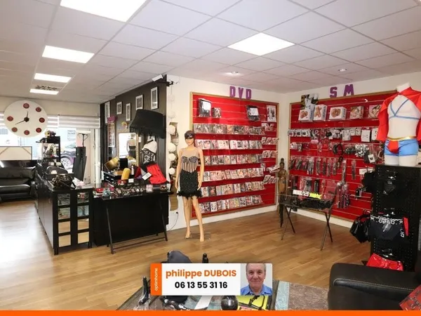 Local 2 pièces 160 m²