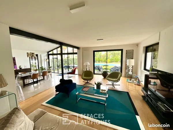 Maison 8 pièces 240 m²