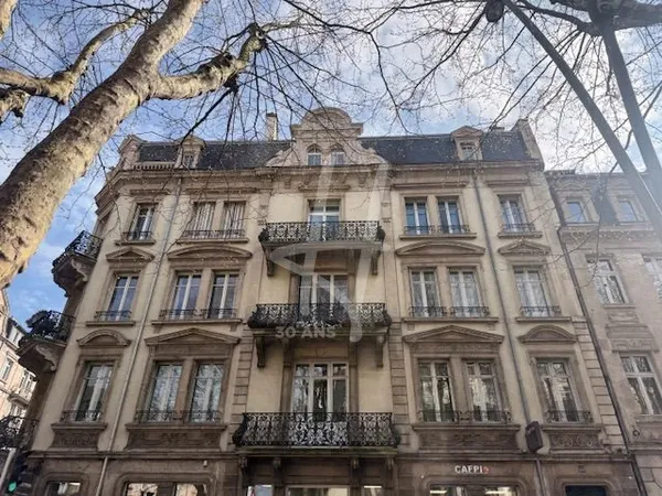 F4 à louer Avenue Foch avec terrasse
