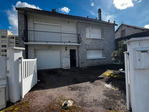 Maison 4 Pieces , Centre ville avec Jardin & Garage