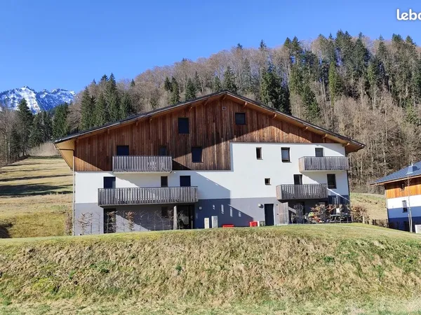 Location garage box 2 places fermé 25m² Abondance